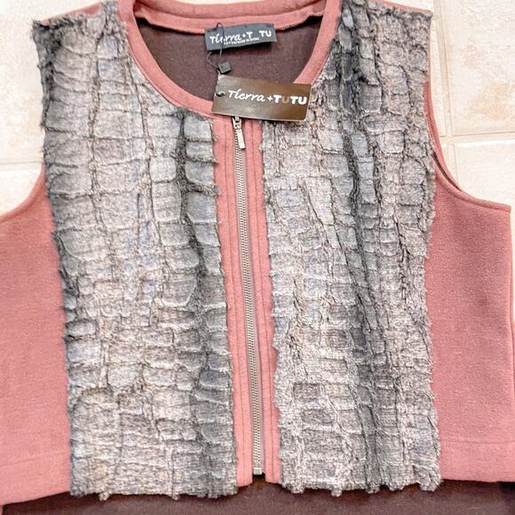 NEW with tags Tierra + Tutu Multimedia Zip Up Vest, NWT, Size Small, MSRP $89 - Picture 7 of 7